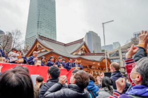 2025西久保八幡豆まき26-min